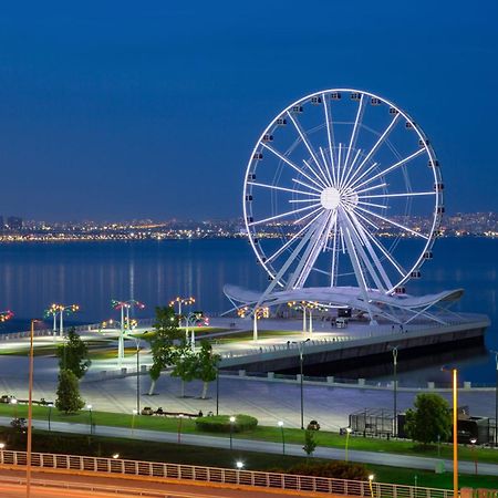 เชอราตัน บาคุ อินทูริสต์ Hotel บากู ภายนอก รูปภาพ The Ferris wheel at the park