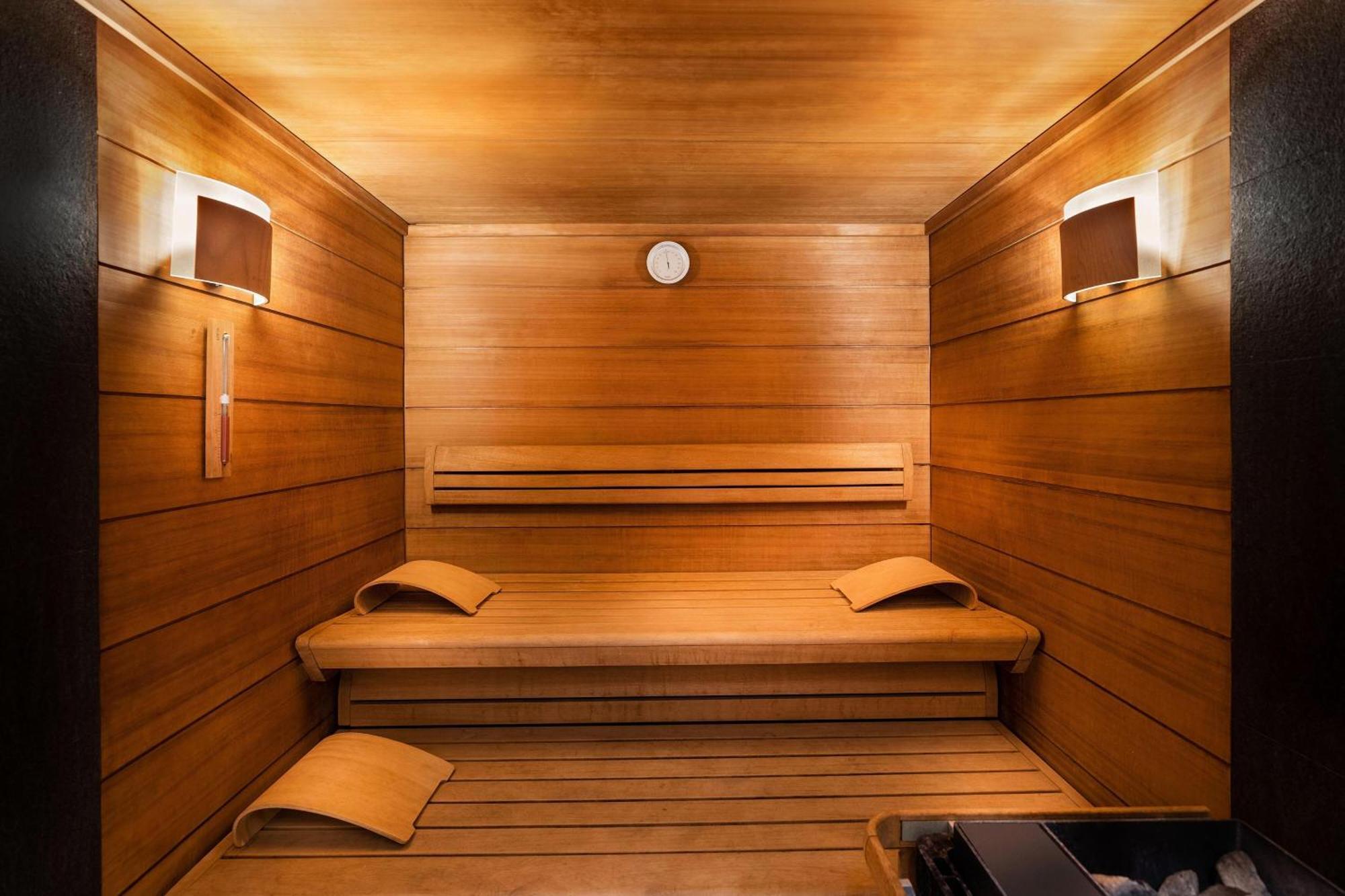 เชอราตัน บาคุ อินทูริสต์ Hotel บากู ภายนอก รูปภาพ A modern Finnish sauna